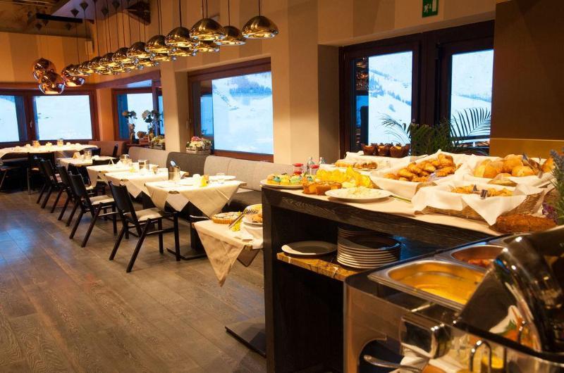 亚历山大俱乐部酒店 利维尼奥 外观 照片
